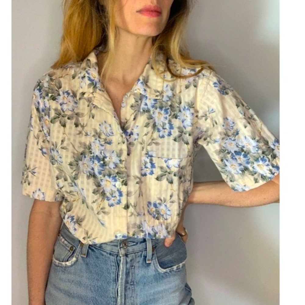 Vintage 90s Summer Floral Pale Yellow Blue Floral Cottagecore Button Down